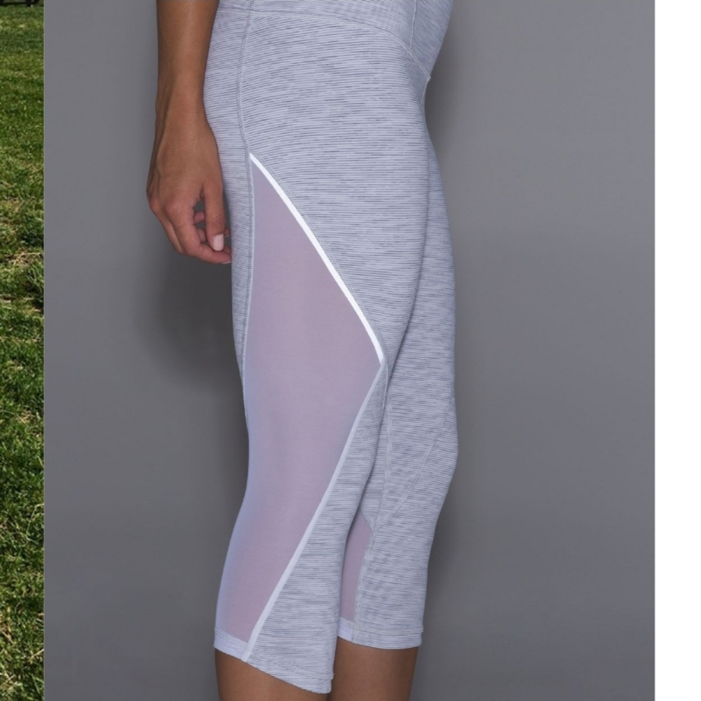 Lululemon Run With The Sun Crop - Picture 11 of 14
